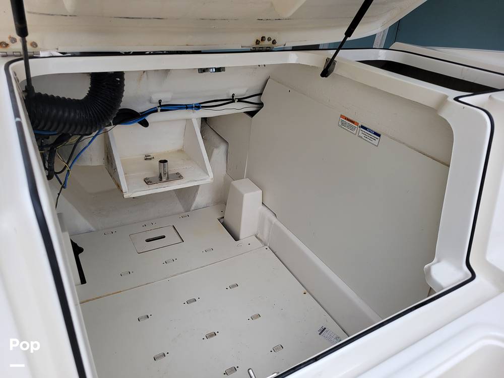Slide: The Image of Bayliner VR5 2020 - 20