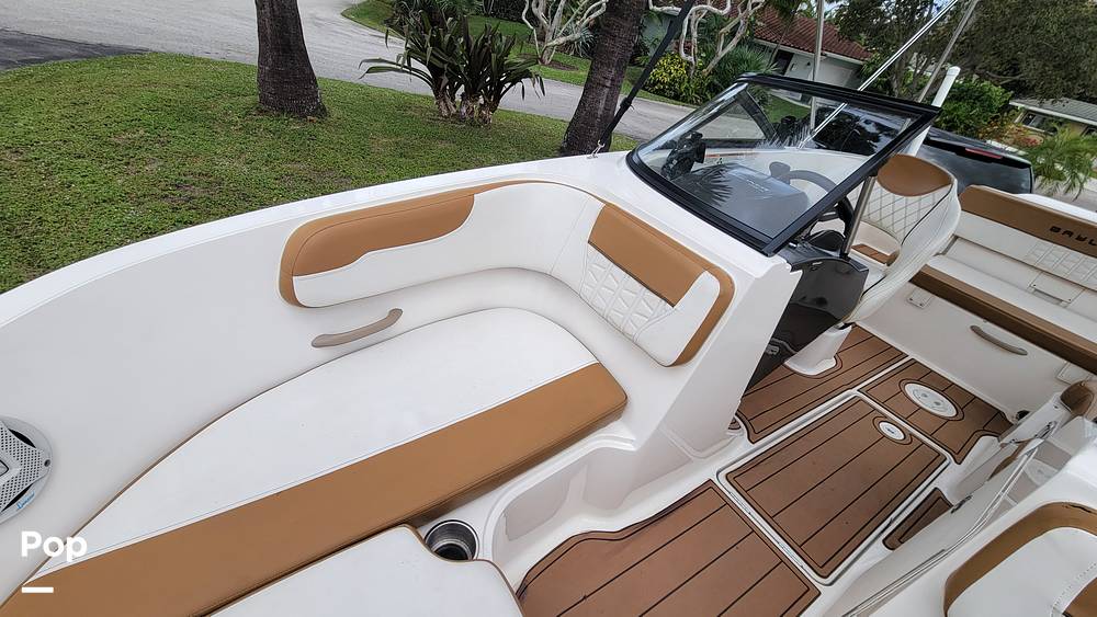 Slide: The Image of Bayliner VR5 2020 - 32
