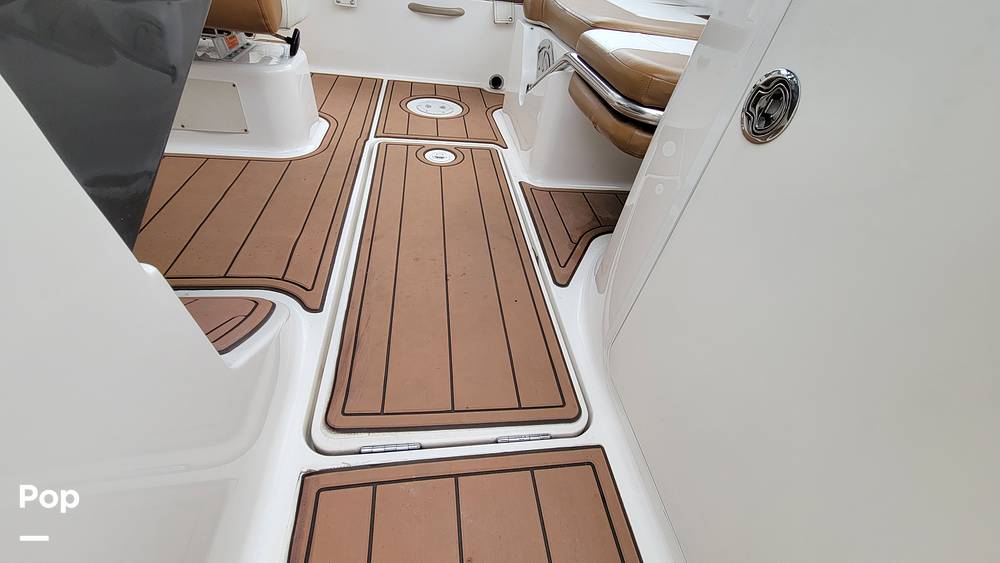 Slide: The Image of Bayliner VR5 2020 - 33
