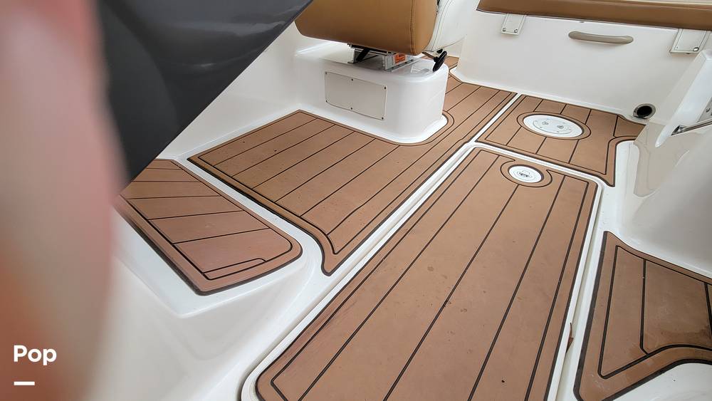 Slide: The Image of Bayliner VR5 2020 - 34