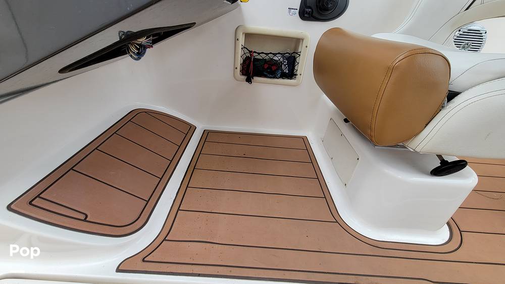 Slide: The Image of Bayliner VR5 2020 - 38