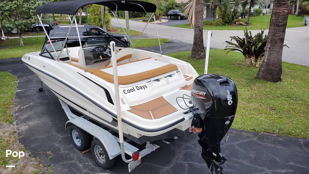 Slide: The Image of Bayliner VR5 2020 - 4