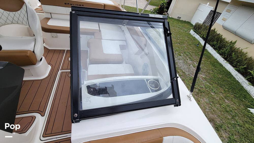 Slide: The Image of Bayliner VR5 2020 - 52