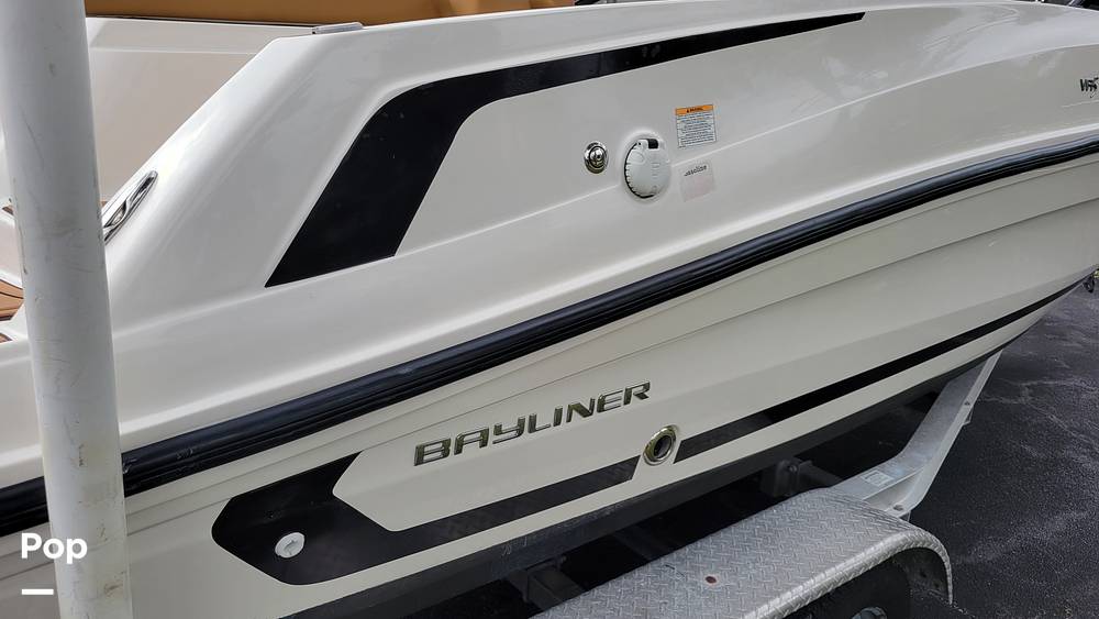 Slide: The Image of Bayliner VR5 2020 - 65