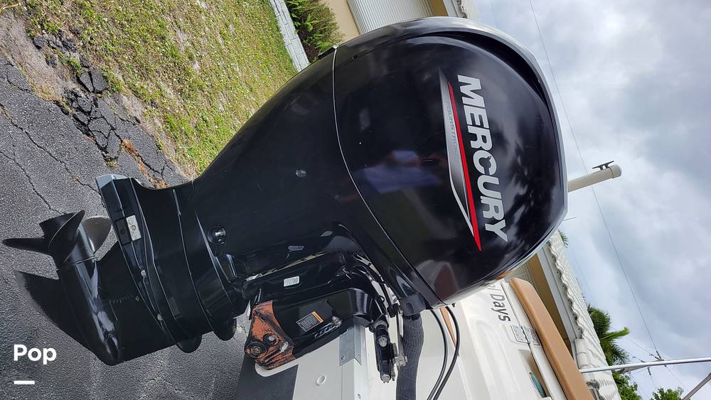 Slide: The Image of Bayliner VR5 2020 - 80