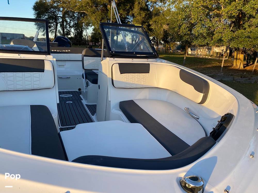 Slide: The Image of Bayliner VR5 2021 - 11868759