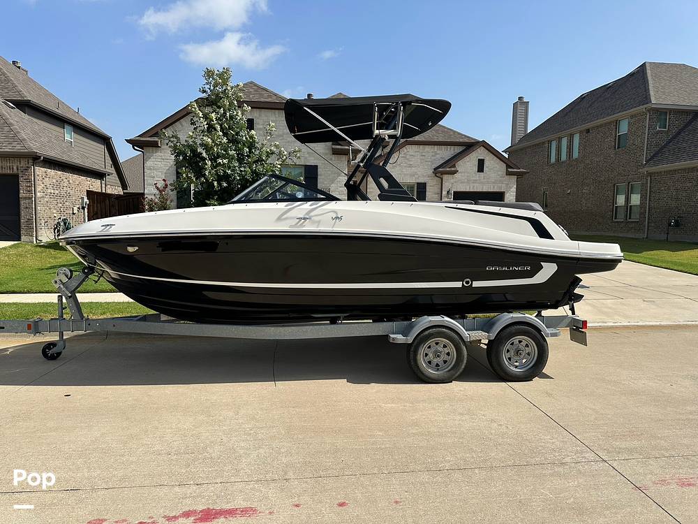 Slide: The Image of Bayliner VR5 2021 - 2