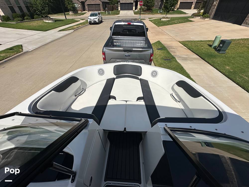 Slide: The Image of Bayliner VR5 2021 - 26