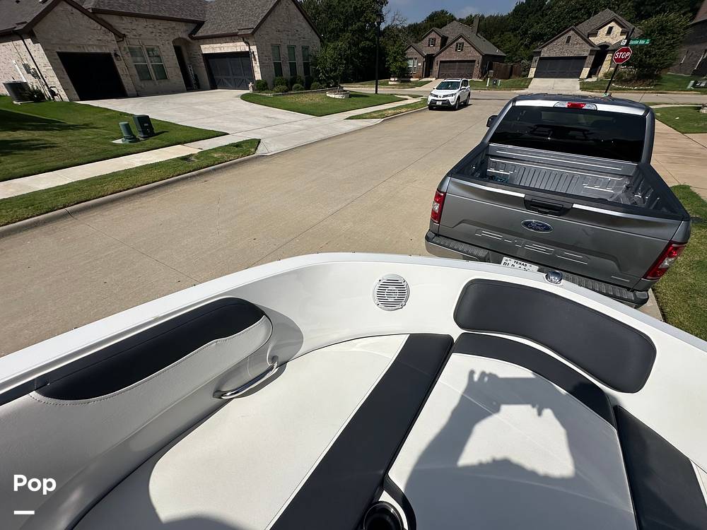 Slide: The Image of Bayliner VR5 2021 - 28