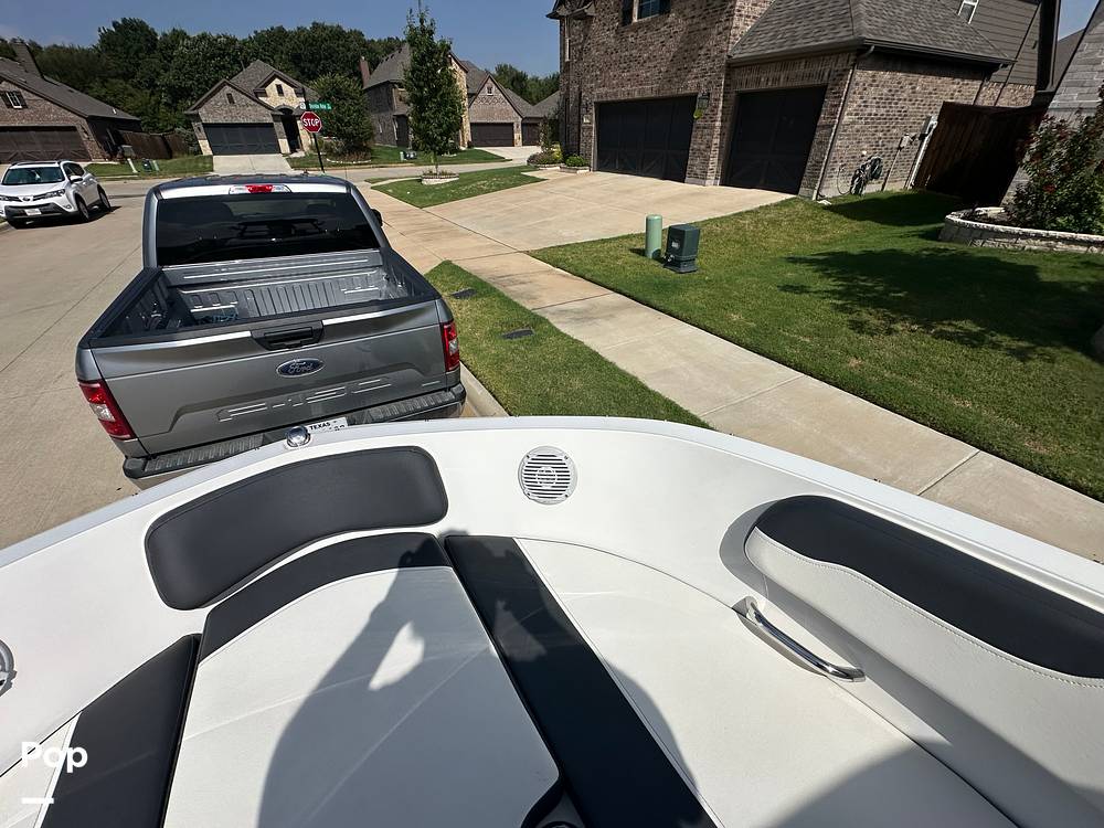 Slide: The Image of Bayliner VR5 2021 - 29