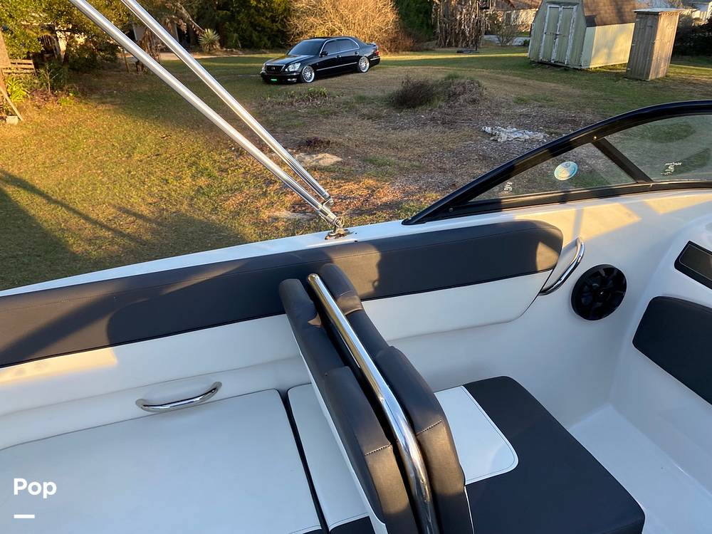 Slide: The Image of Bayliner VR5 2021 - 11868773