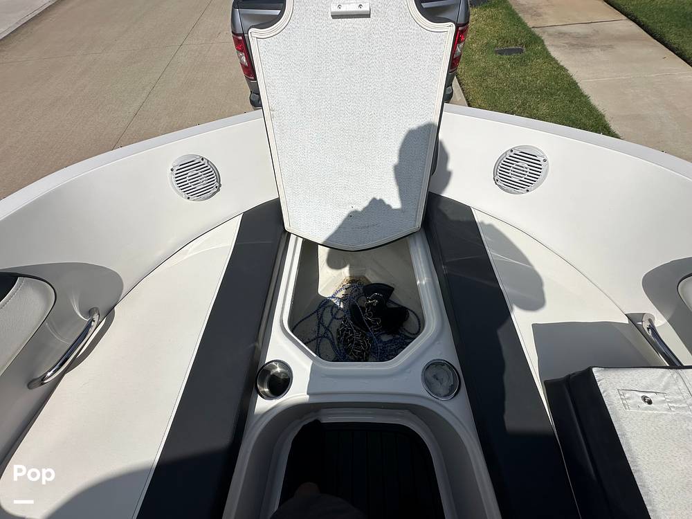 Slide: The Image of Bayliner VR5 2021 - 31