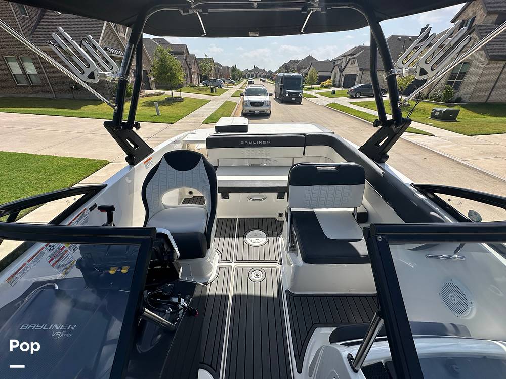 Slide: The Image of Bayliner VR5 2021 - 34