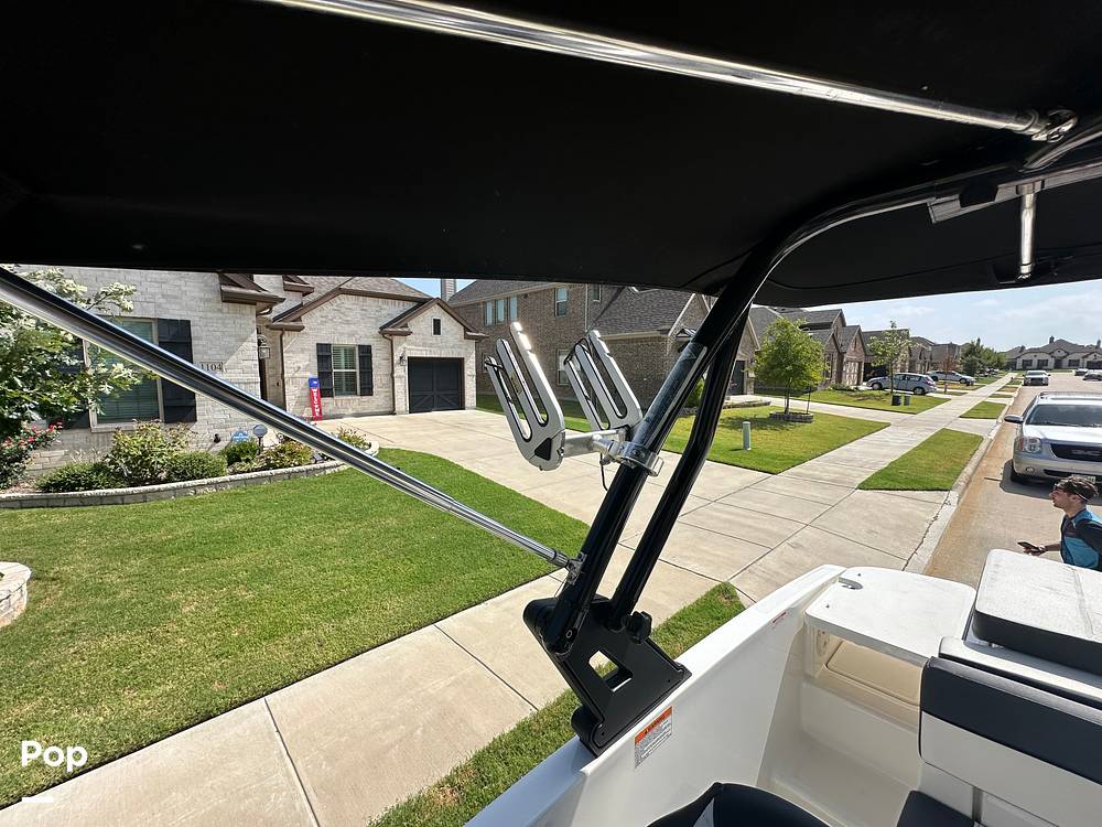 Slide: The Image of Bayliner VR5 2021 - 36