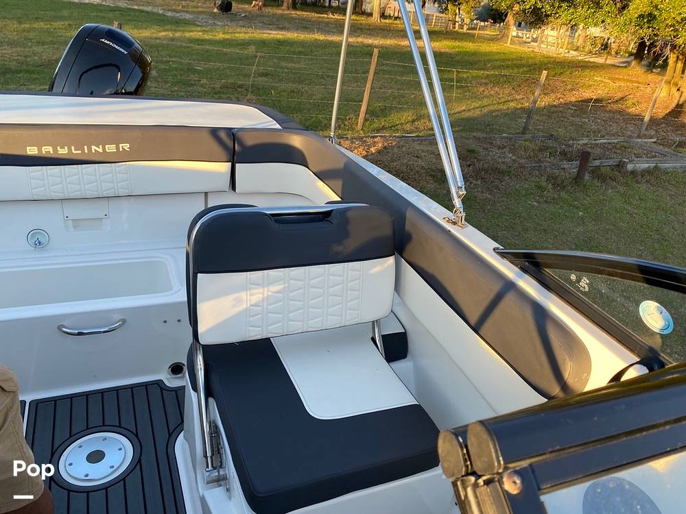 Slide: The Image of Bayliner VR5 2021 - 11868778