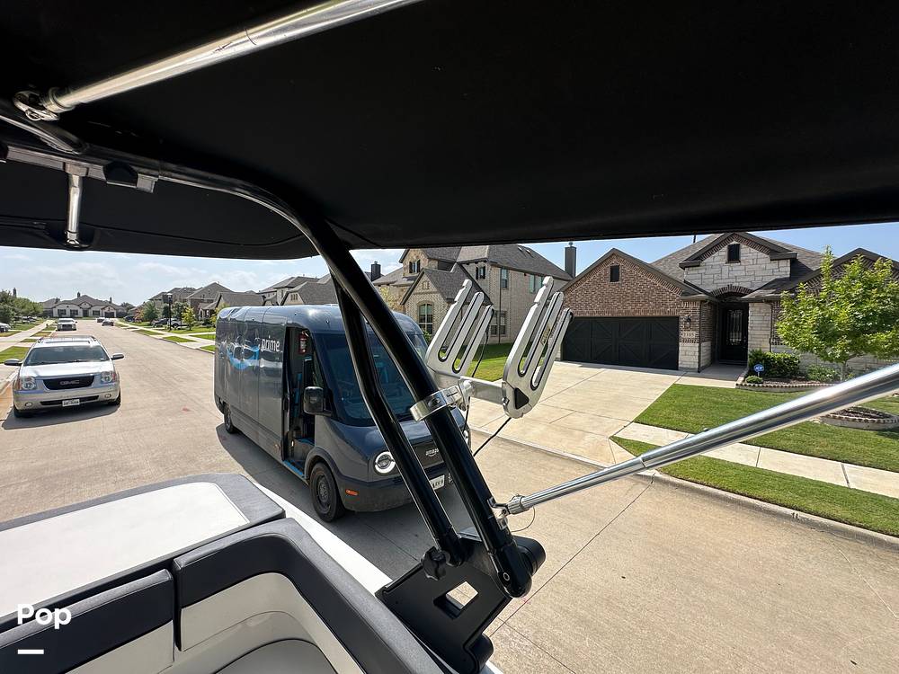 Slide: The Image of Bayliner VR5 2021 - 37