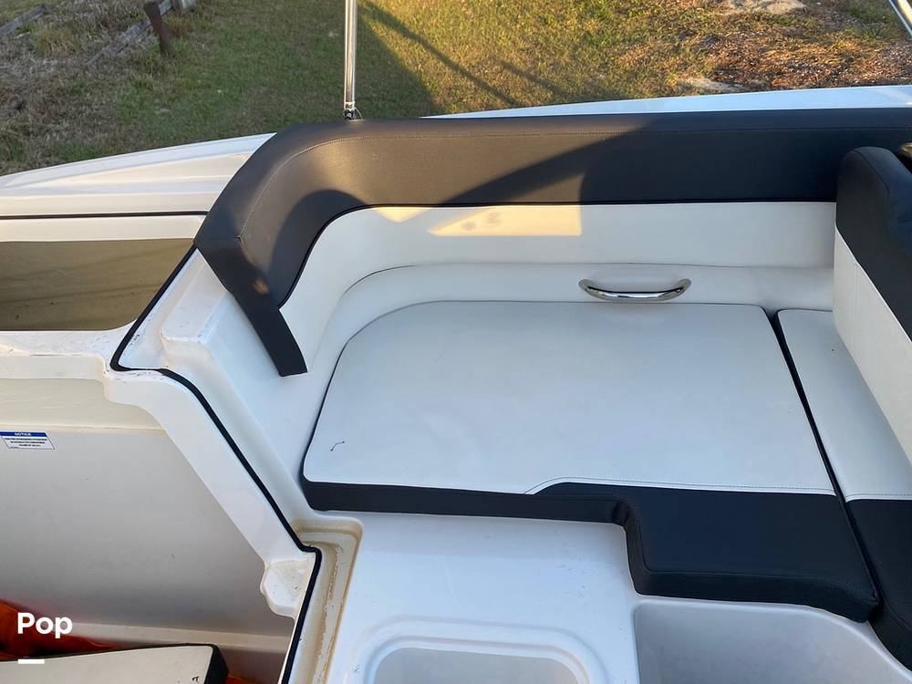 Slide: The Image of Bayliner VR5 2021 - 11868781