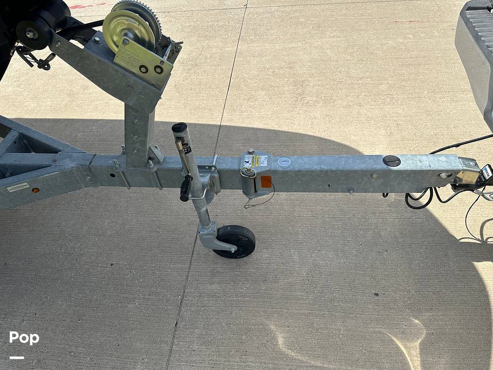 Slide: The Image of Bayliner VR5 2021 - 39