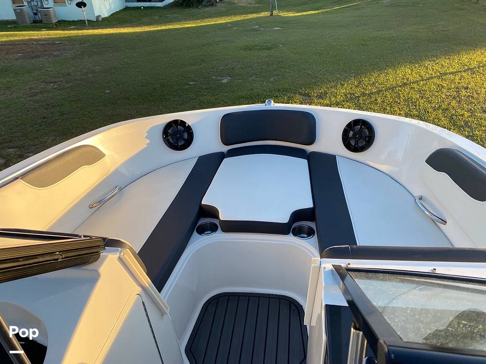 Slide: The Image of Bayliner VR5 2021 - 11868782