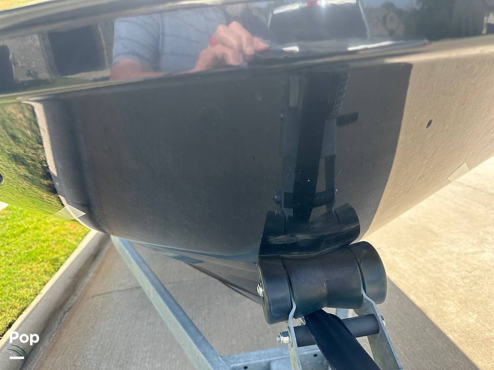 Slide: The Image of Bayliner VR5 2021 - 40