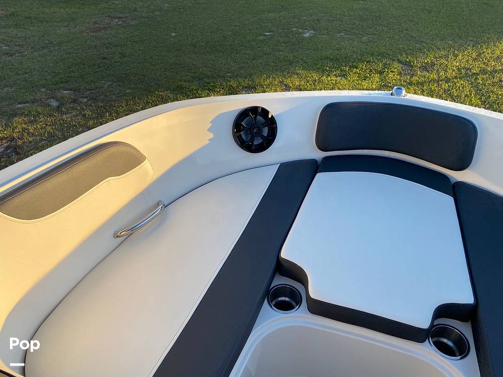 Slide: The Image of Bayliner VR5 2021 - 11868783