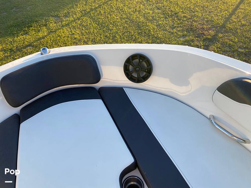 Slide: The Image of Bayliner VR5 2021 - 11868787