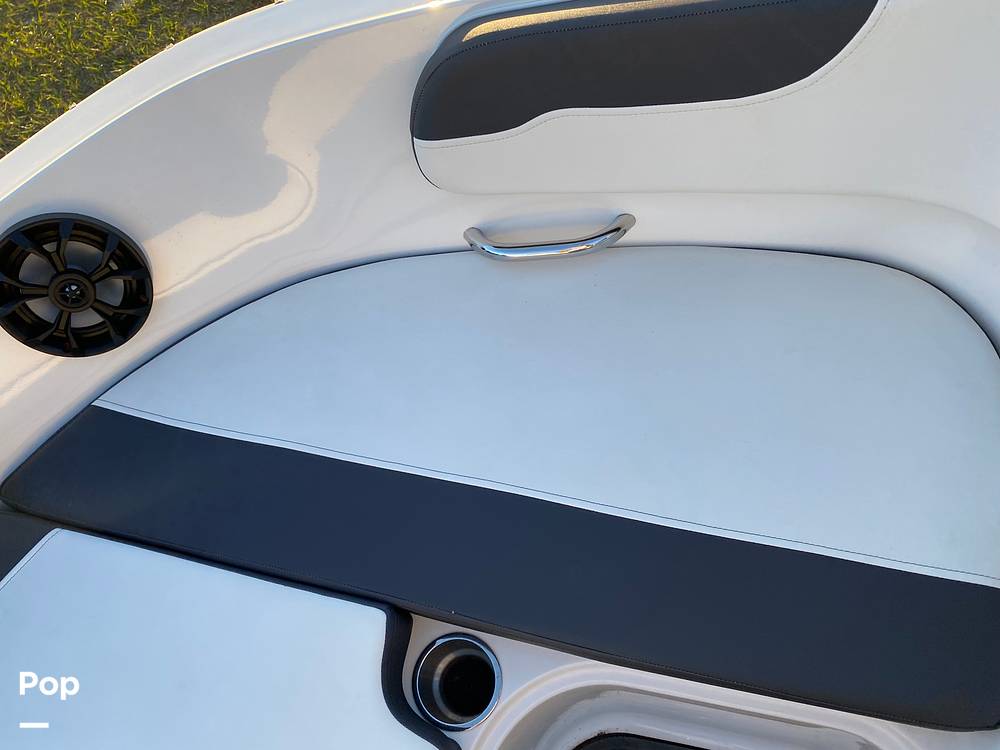 Slide: The Image of Bayliner VR5 2021 - 11868790