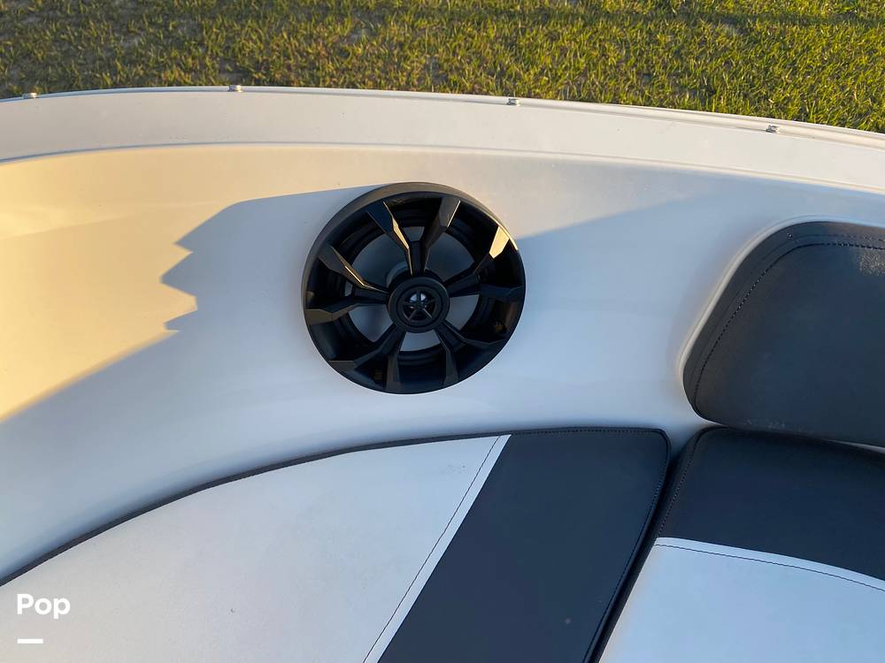 Slide: The Image of Bayliner VR5 2021 - 11868794