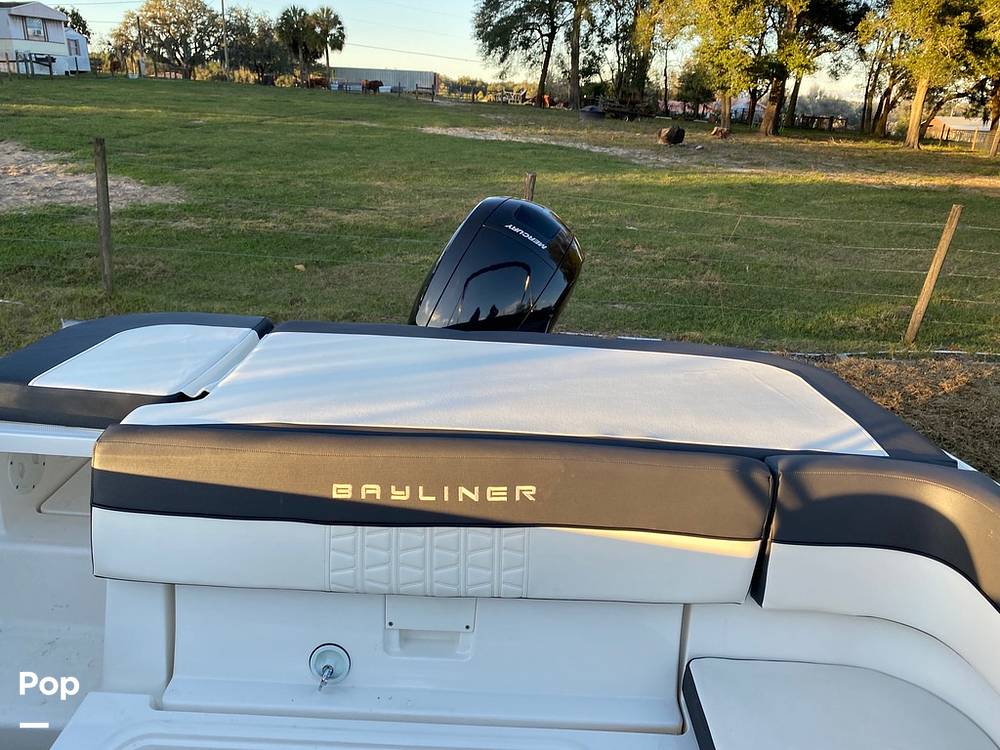 Slide: The Image of Bayliner VR5 2021 - 11868799