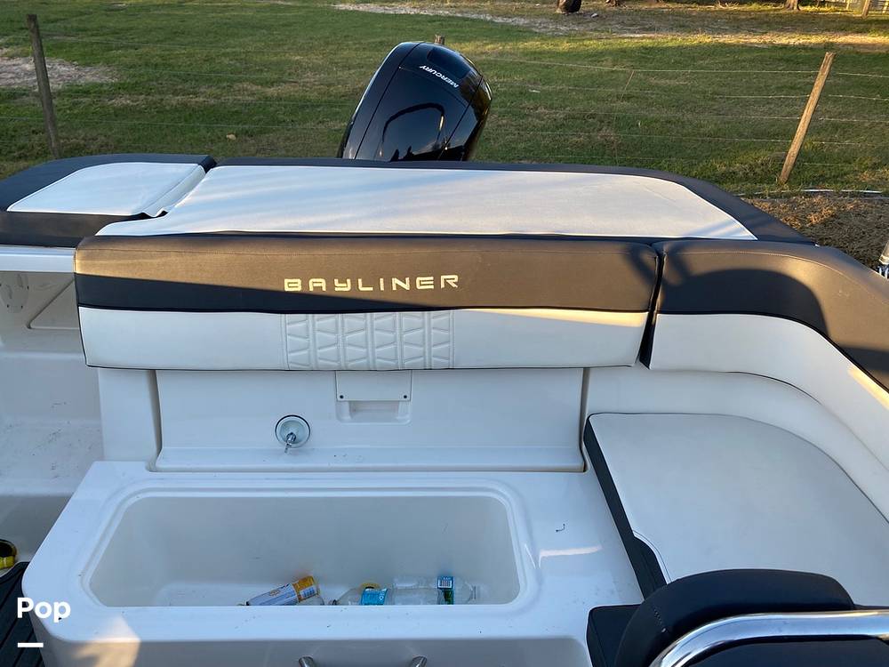 Slide: The Image of Bayliner VR5 2021 - 11868800