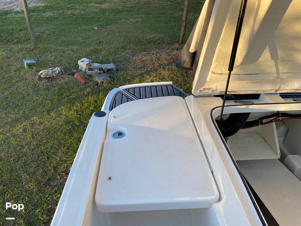 Slide: The Image of Bayliner VR5 2021 - 11868802