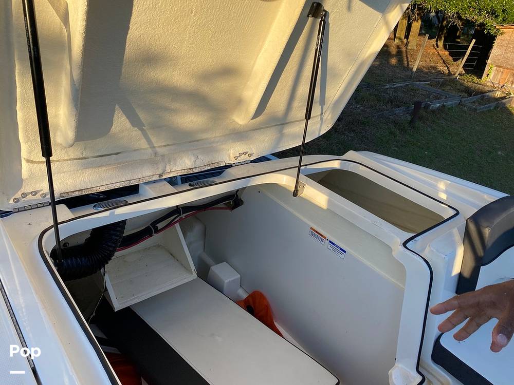Slide: The Image of Bayliner VR5 2021 - 11868809