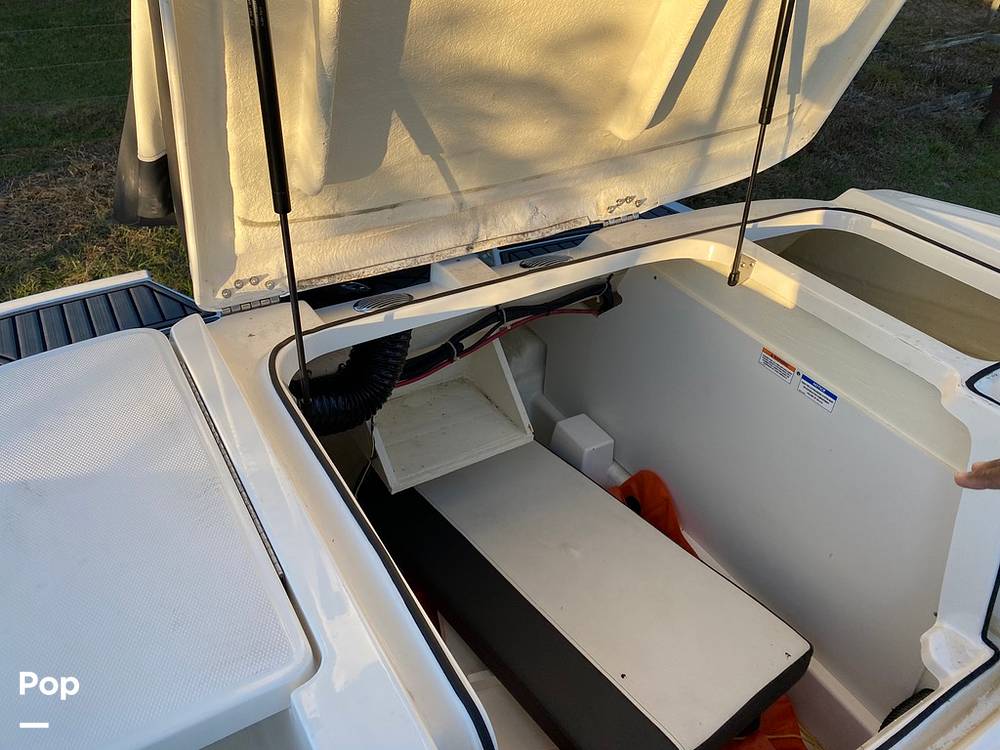 Slide: The Image of Bayliner VR5 2021 - 11868810