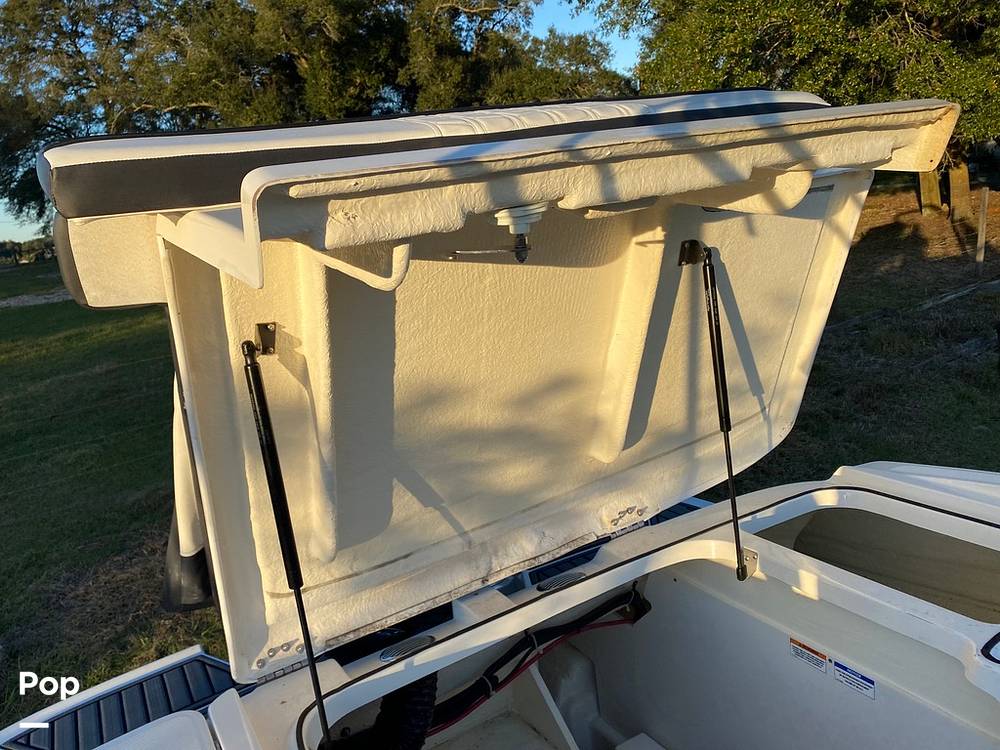 Slide: The Image of Bayliner VR5 2021 - 11868811