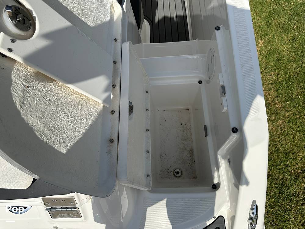 Slide: The Image of Bayliner VR5 2021 - 7