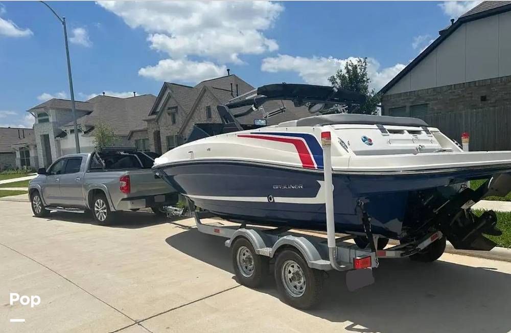 Slide: The Image of Bayliner VR5 2022 - 15533994