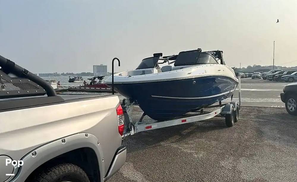 Slide: The Image of Bayliner VR5 2022 - 15533995