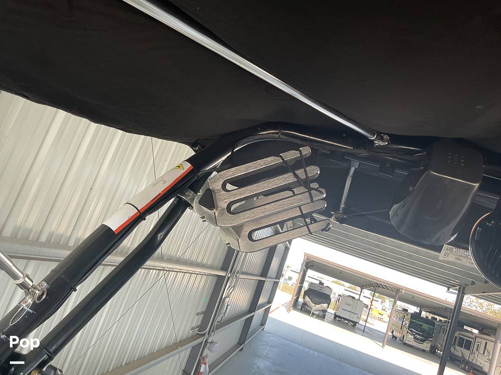 Slide: The Image of Bayliner VR5 2022 - 15533854