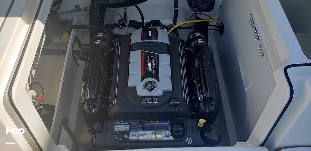 Slide: The Image of Bayliner VR5 2022 - 15475100