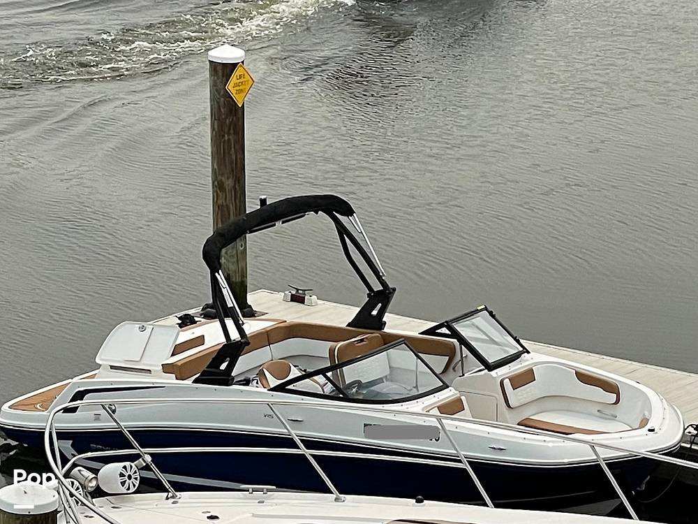 Slide: The Image of Bayliner VR5 2022 - 15495901