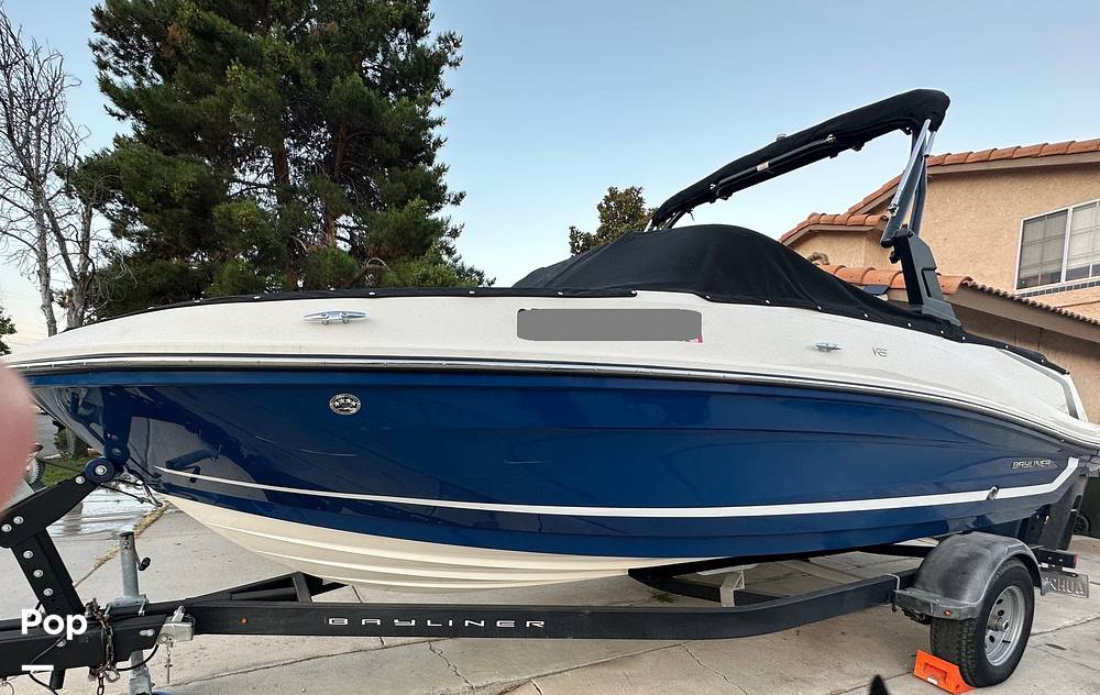 Slide: The Image of Bayliner VR5 2022 - 15496031