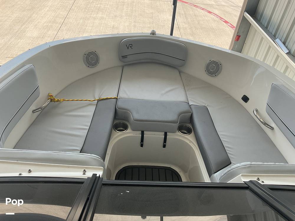 Slide: The Image of Bayliner VR5 2022 - 15533852