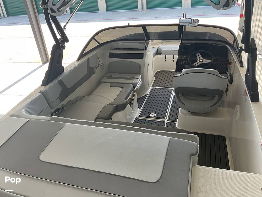 Slide: The Image of Bayliner VR5 2022 - 15533863