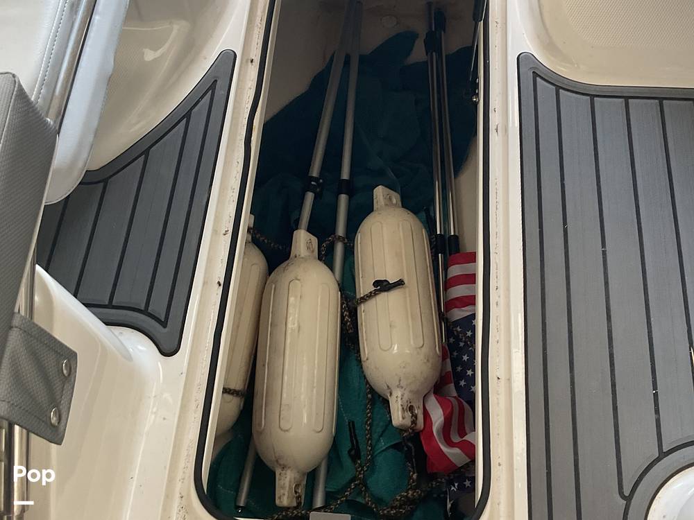 Slide: The Image of Bayliner VR5 2022 - 15533860