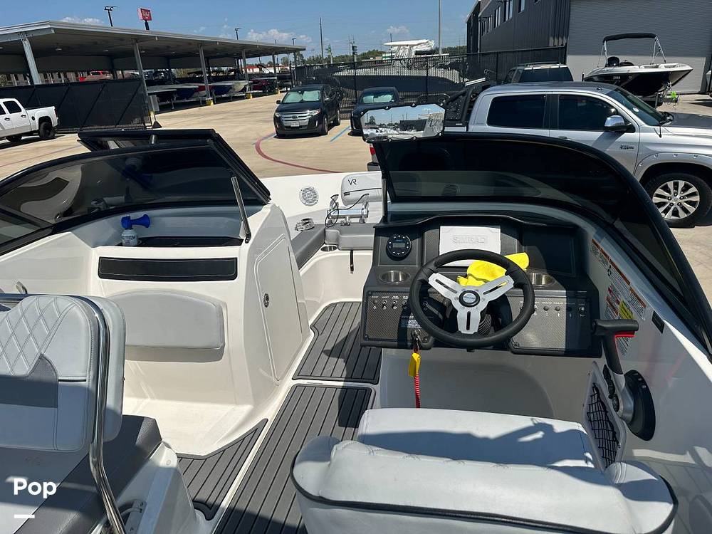 Slide: The Image of Bayliner VR5 2022 - 15481882