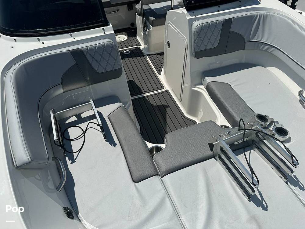 Slide: The Image of Bayliner VR5 2022 - 15481883