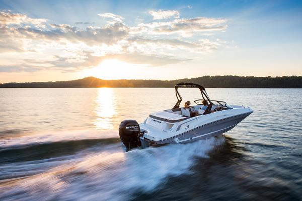 Slide: The Image of Bayliner VR5 2022 - 4