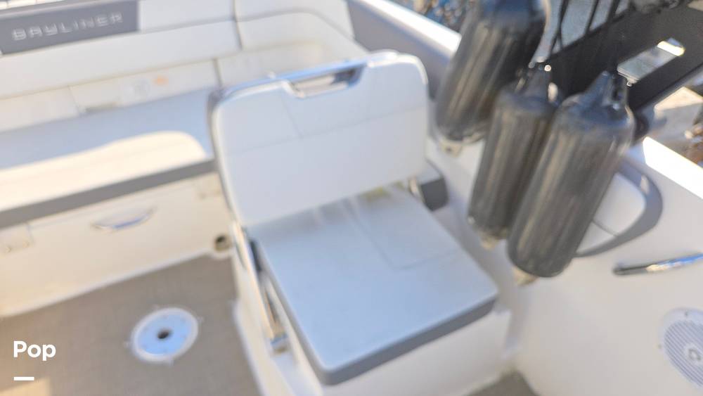 Slide: The Image of Bayliner VR6 2018 - 15504408