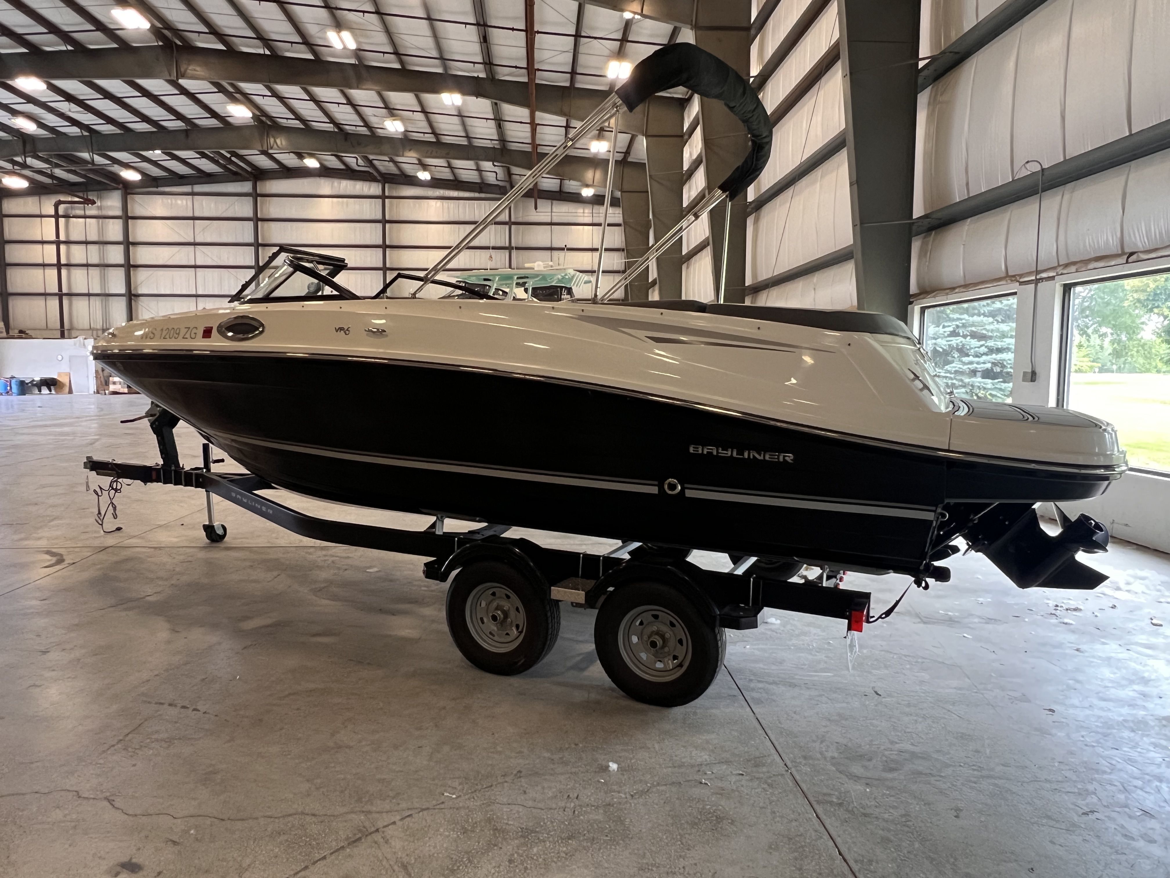 Slide: The Image of Bayliner VR6 2018 - 2