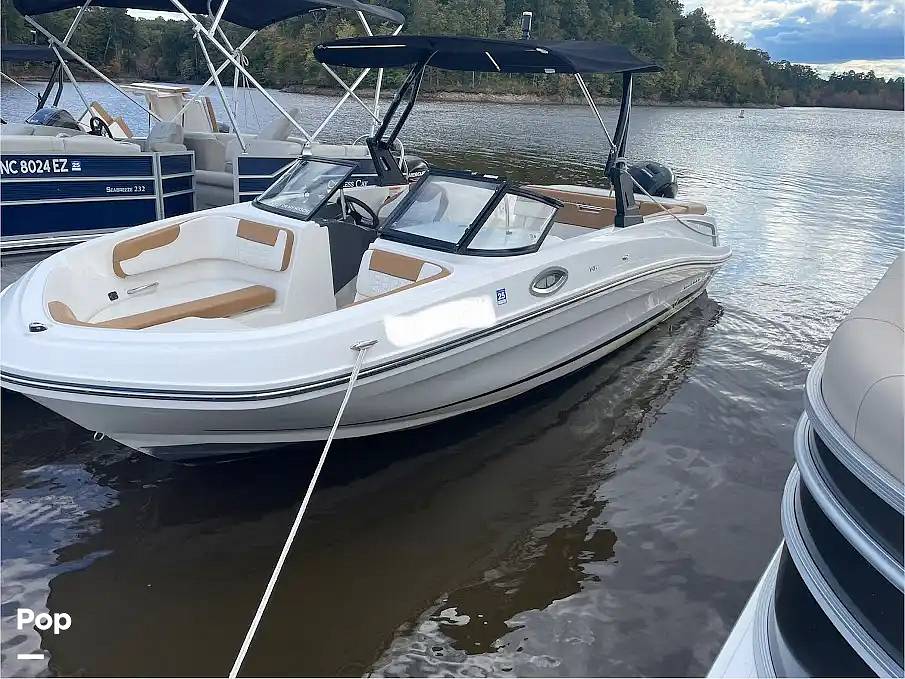Slide: The Image of Bayliner VR6 2022 - 15435669